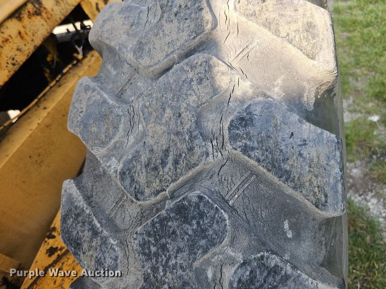 image for item DO2684 1974 Wabco 555  rigid frame motor grader