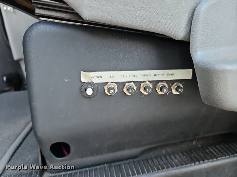 image for item DO2729 2003 Ford E450 Super Duty  ambulance