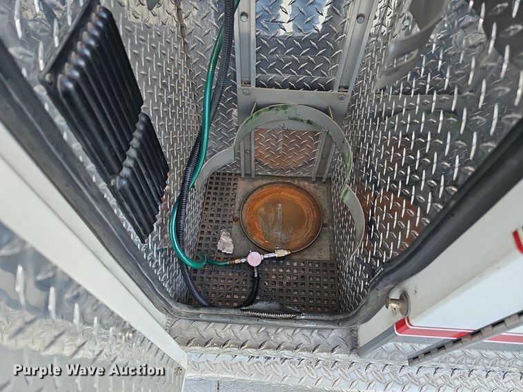 image for item DO2729 2003 Ford E450 Super Duty  ambulance