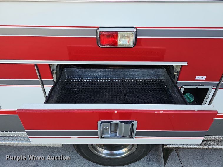 image for item DO2729 2003 Ford E450 Super Duty  ambulance