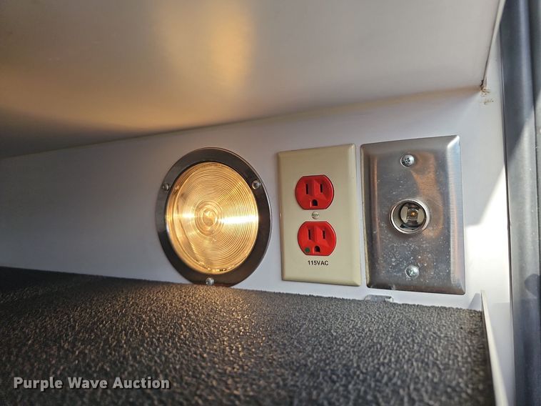 image for item DO2729 2003 Ford E450 Super Duty  ambulance