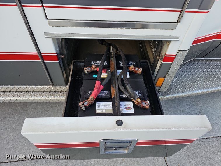 image for item DO2729 2003 Ford E450 Super Duty  ambulance