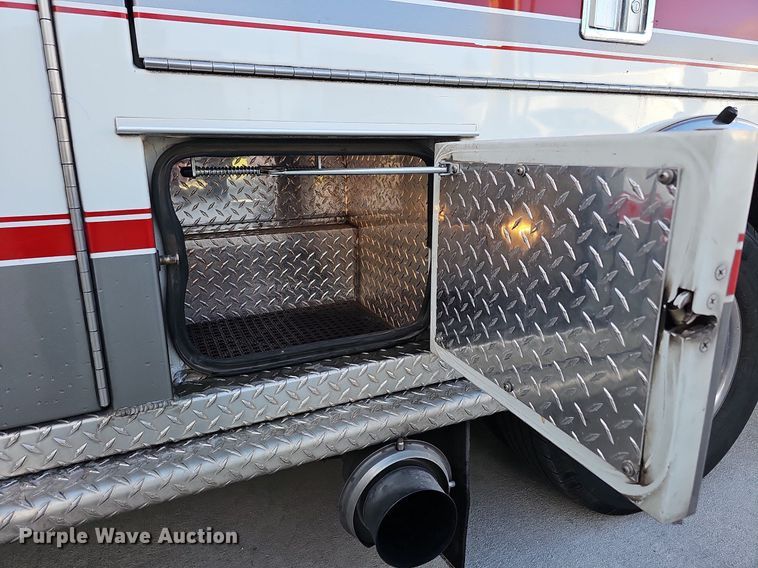 image for item DO2729 2003 Ford E450 Super Duty  ambulance