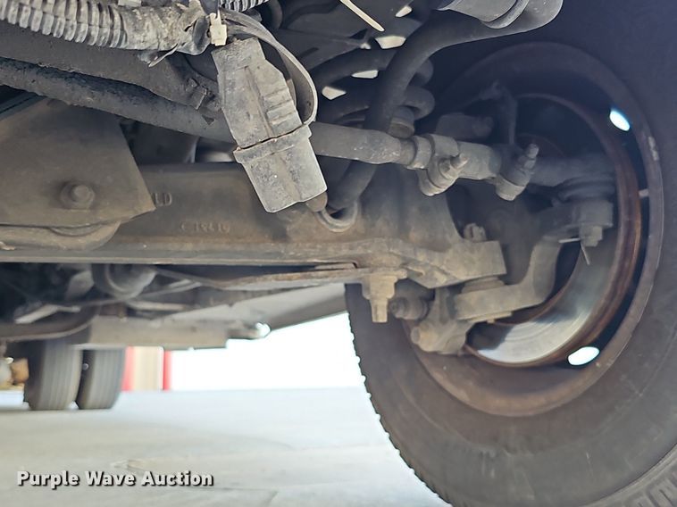 image for item DO2729 2003 Ford E450 Super Duty  ambulance