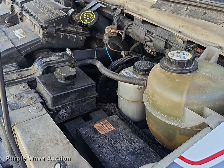 image for item DO2729 2003 Ford E450 Super Duty  ambulance