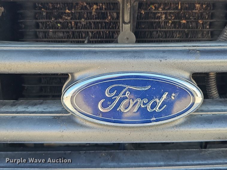 image for item DO2729 2003 Ford E450 Super Duty  ambulance