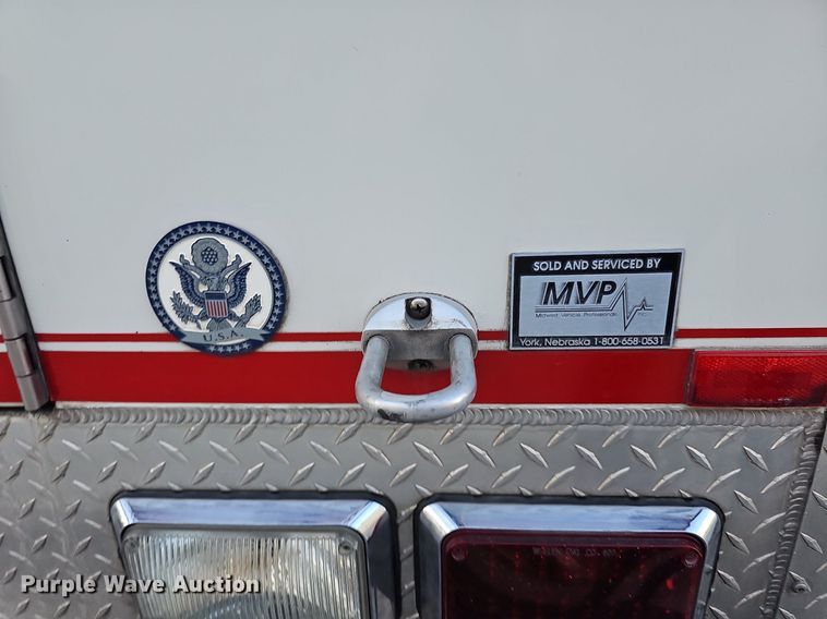 image for item DO2729 2003 Ford E450 Super Duty  ambulance