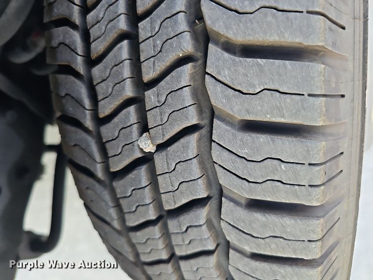 image for item DO2729 2003 Ford E450 Super Duty  ambulance