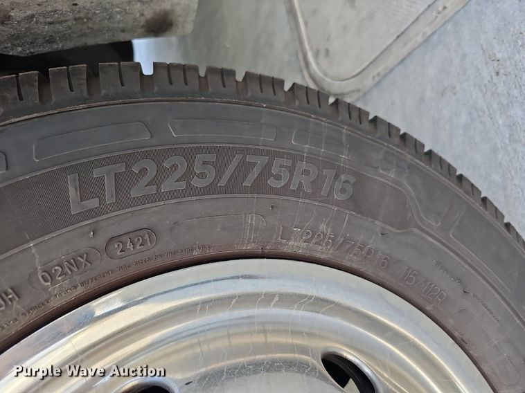 image for item DO2729 2003 Ford E450 Super Duty  ambulance