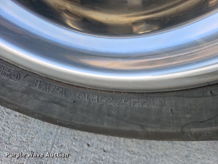 image for item DO2729 2003 Ford E450 Super Duty  ambulance