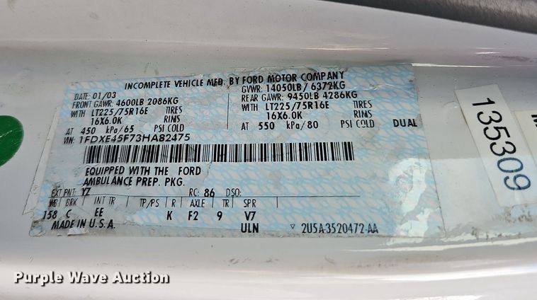 image for item DO2729 2003 Ford E450 Super Duty  ambulance