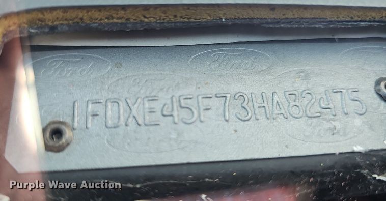 image for item DO2729 2003 Ford E450 Super Duty  ambulance