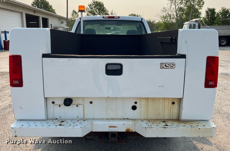 image for item DP0480 2007 Chevrolet Silverado 2500HD  utility bed pickup truck