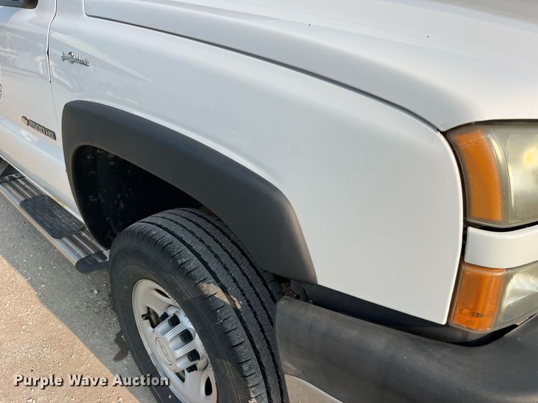 image for item DP0480 2007 Chevrolet Silverado 2500HD  utility bed pickup truck