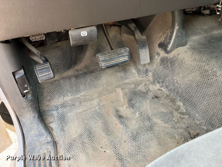 image for item DP0480 2007 Chevrolet Silverado 2500HD  utility bed pickup truck