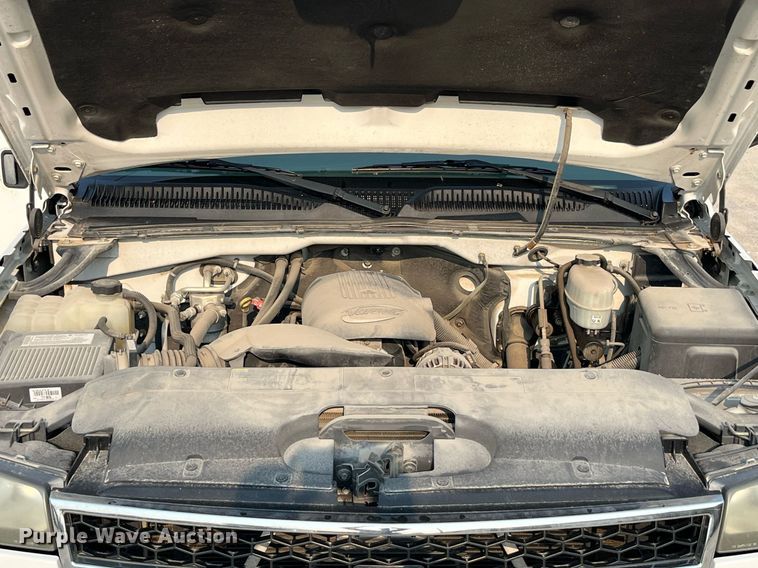 image for item DP0480 2007 Chevrolet Silverado 2500HD  utility bed pickup truck