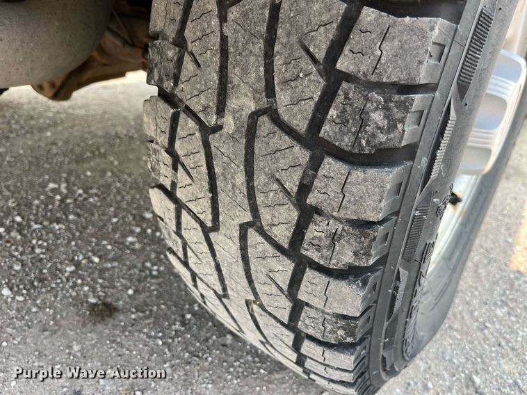 image for item DP0480 2007 Chevrolet Silverado 2500HD  utility bed pickup truck