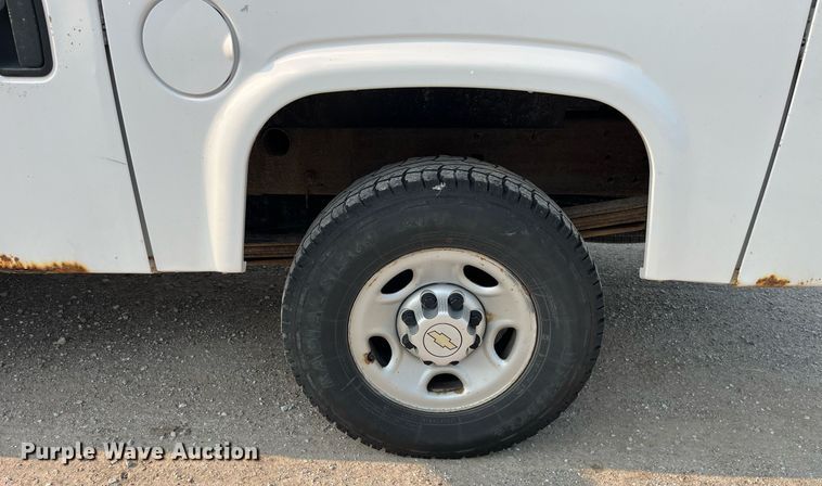 image for item DP0480 2007 Chevrolet Silverado 2500HD  utility bed pickup truck