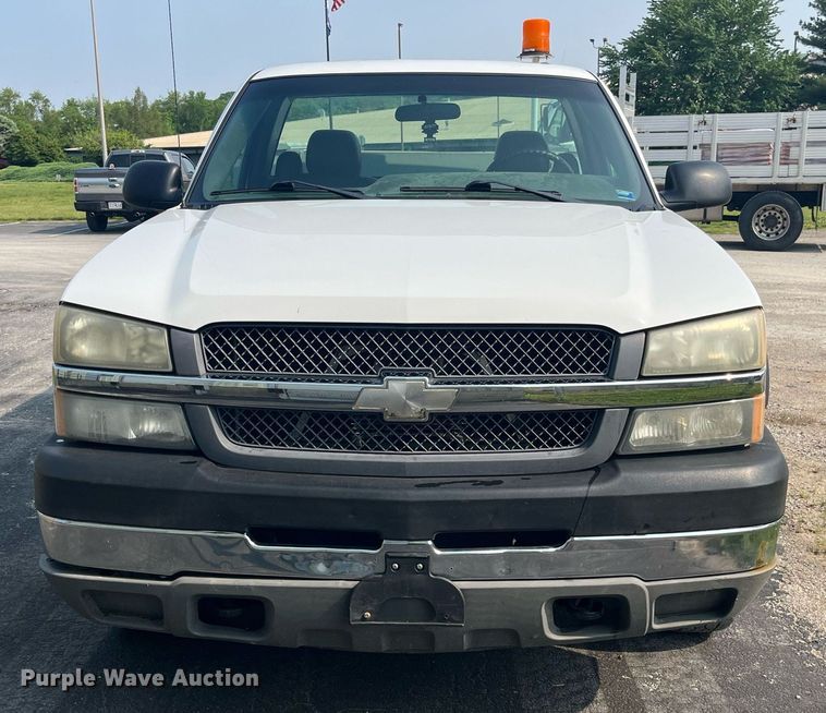 image for item DP0481 2003 Chevrolet Silverado 2500HD  utility bed pickup truck