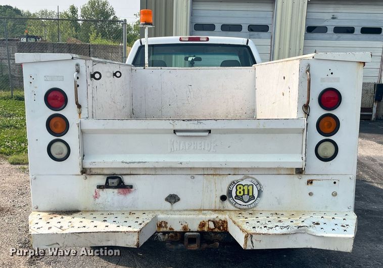 image for item DP0481 2003 Chevrolet Silverado 2500HD  utility bed pickup truck