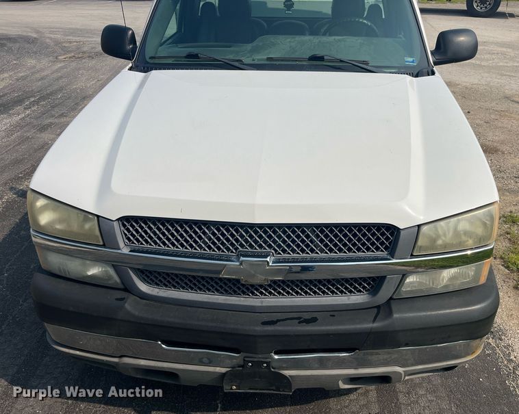 image for item DP0481 2003 Chevrolet Silverado 2500HD  utility bed pickup truck