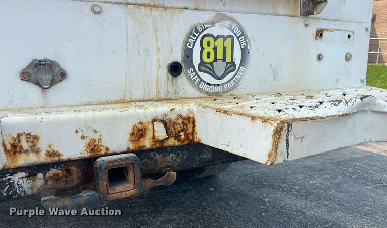 image for item DP0481 2003 Chevrolet Silverado 2500HD  utility bed pickup truck