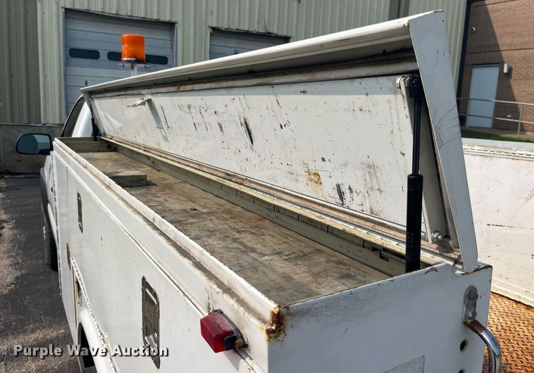 image for item DP0481 2003 Chevrolet Silverado 2500HD  utility bed pickup truck