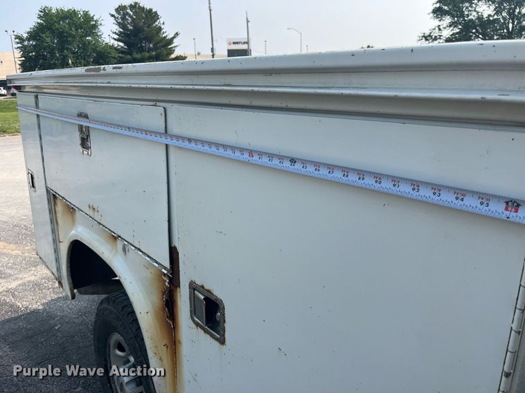 image for item DP0481 2003 Chevrolet Silverado 2500HD  utility bed pickup truck