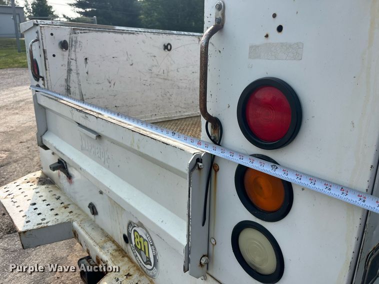 image for item DP0481 2003 Chevrolet Silverado 2500HD  utility bed pickup truck