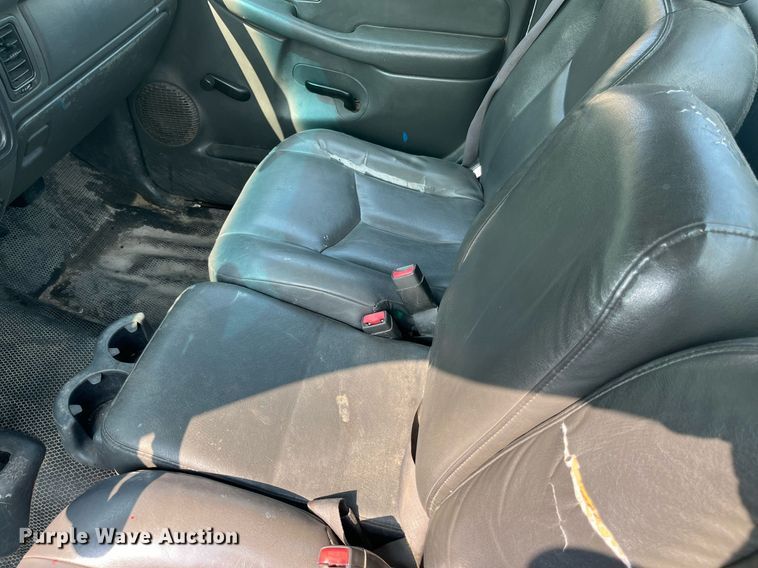 image for item DP0481 2003 Chevrolet Silverado 2500HD  utility bed pickup truck