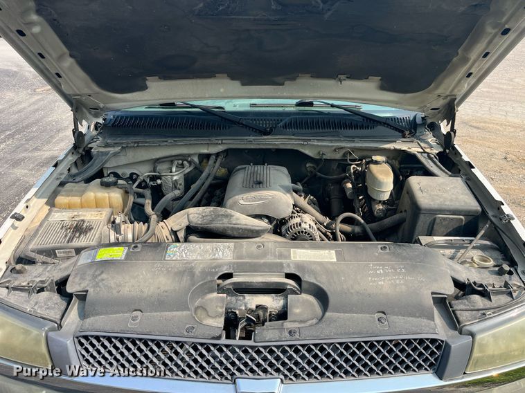 image for item DP0481 2003 Chevrolet Silverado 2500HD  utility bed pickup truck