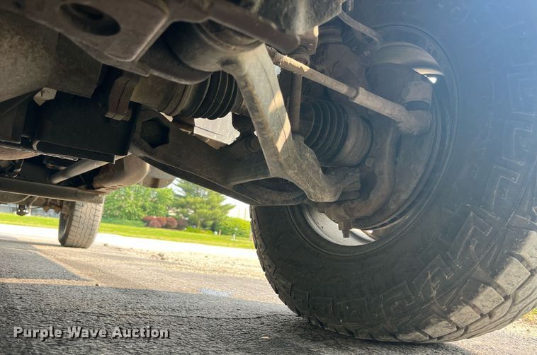 image for item DP0481 2003 Chevrolet Silverado 2500HD  utility bed pickup truck