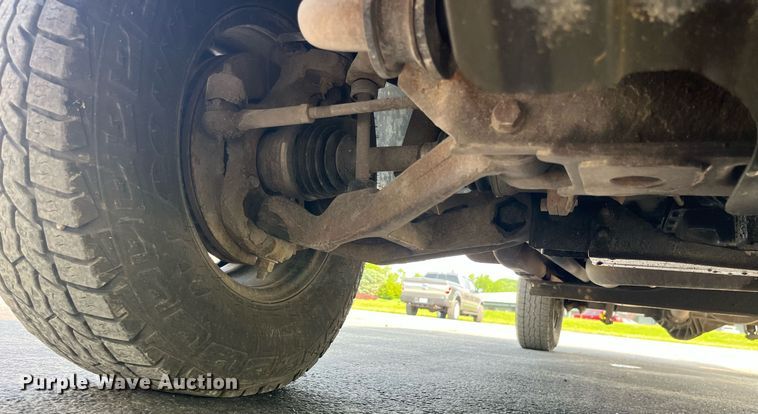 image for item DP0481 2003 Chevrolet Silverado 2500HD  utility bed pickup truck