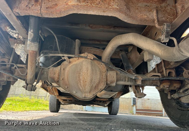 image for item DP0481 2003 Chevrolet Silverado 2500HD  utility bed pickup truck