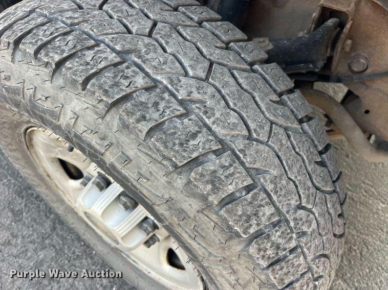 image for item DP0481 2003 Chevrolet Silverado 2500HD  utility bed pickup truck