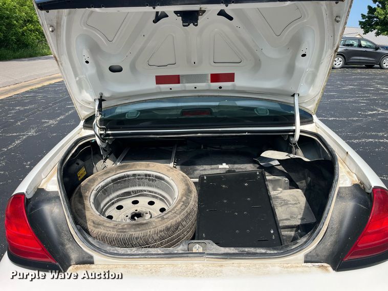 image for item DP0492 2011 Ford Crown Victoria Police Interceptor