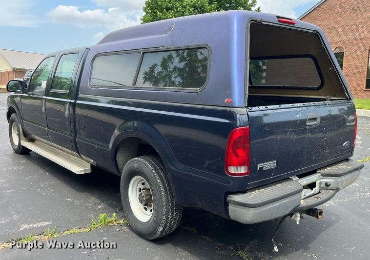 image for item DP0493 2002 Ford F350 Super Duty XL  Crew Cab pickup truck