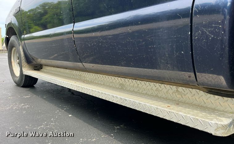 image for item DP0493 2002 Ford F350 Super Duty XL  Crew Cab pickup truck