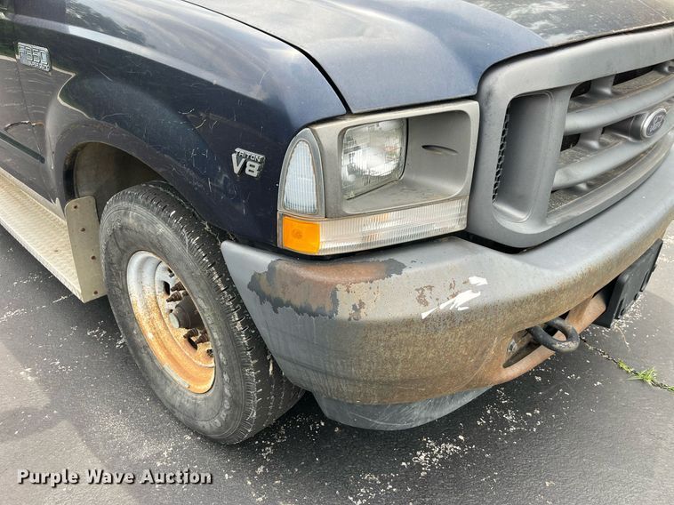 image for item DP0493 2002 Ford F350 Super Duty XL  Crew Cab pickup truck