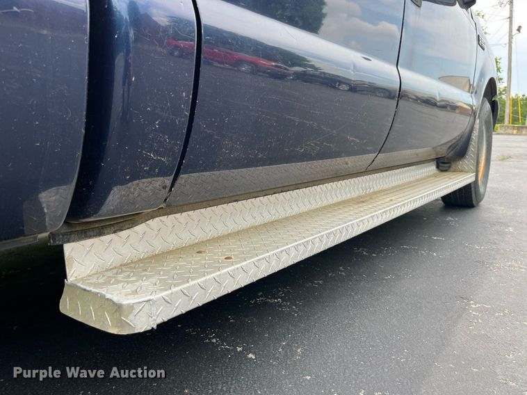 image for item DP0493 2002 Ford F350 Super Duty XL  Crew Cab pickup truck