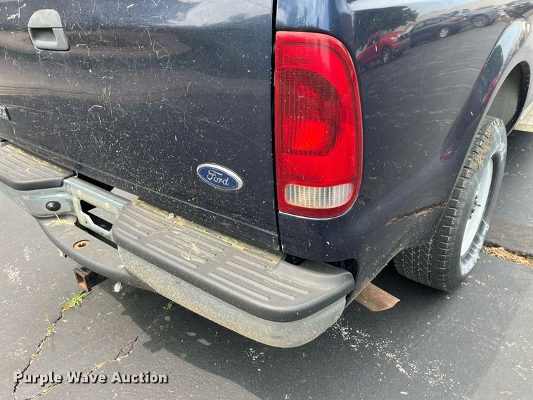 image for item DP0493 2002 Ford F350 Super Duty XL  Crew Cab pickup truck