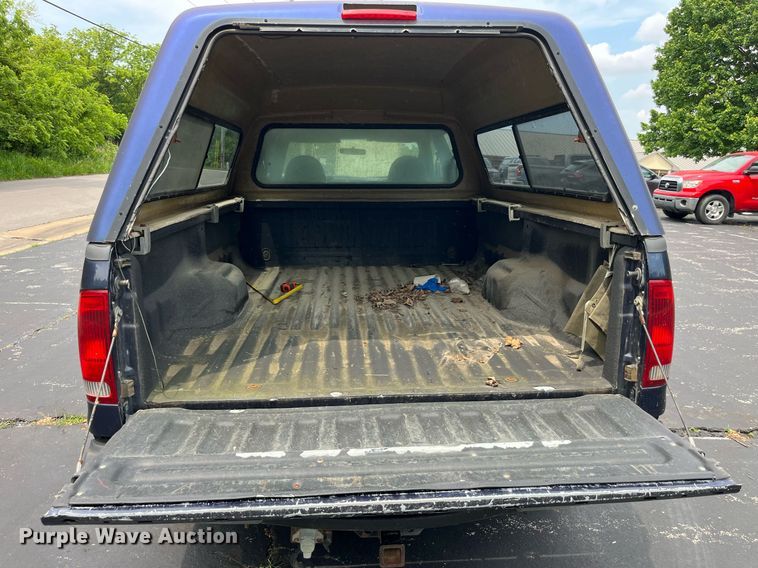 image for item DP0493 2002 Ford F350 Super Duty XL  Crew Cab pickup truck