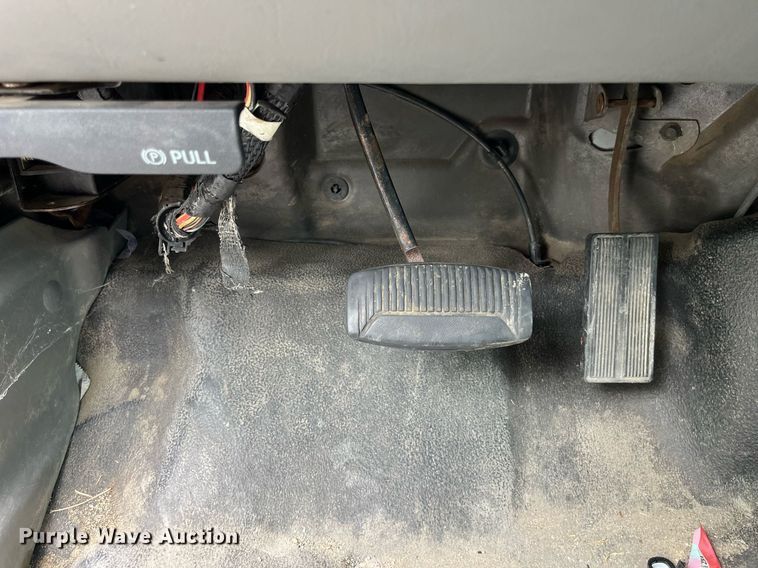 image for item DP0493 2002 Ford F350 Super Duty XL  Crew Cab pickup truck