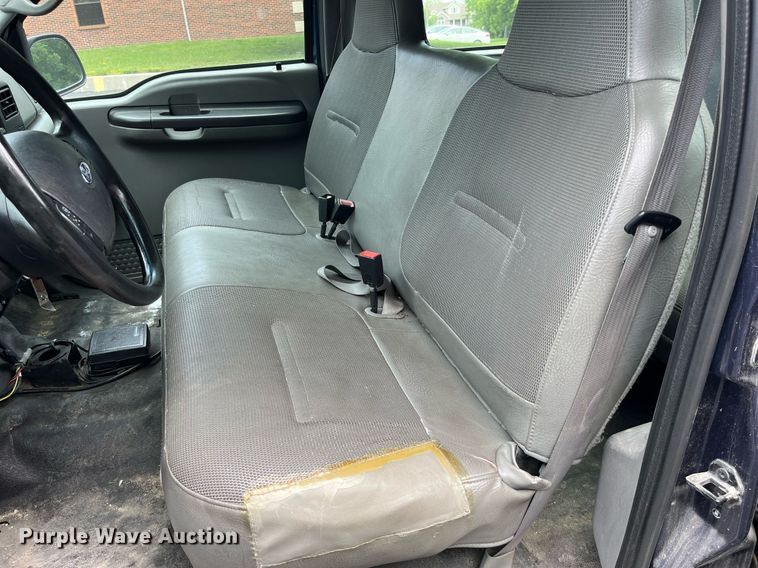 image for item DP0493 2002 Ford F350 Super Duty XL  Crew Cab pickup truck