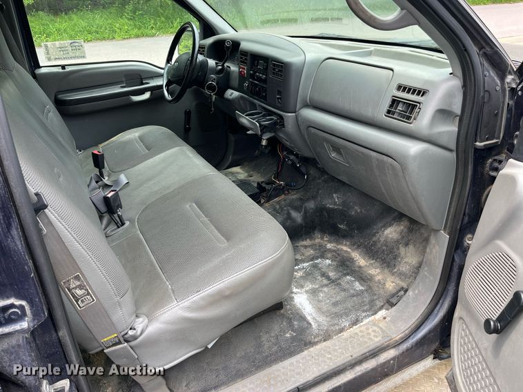 image for item DP0493 2002 Ford F350 Super Duty XL  Crew Cab pickup truck