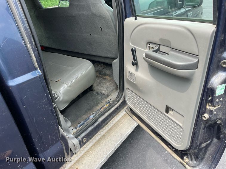 image for item DP0493 2002 Ford F350 Super Duty XL  Crew Cab pickup truck