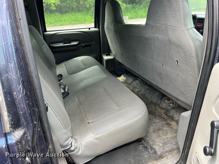 image for item DP0493 2002 Ford F350 Super Duty XL  Crew Cab pickup truck