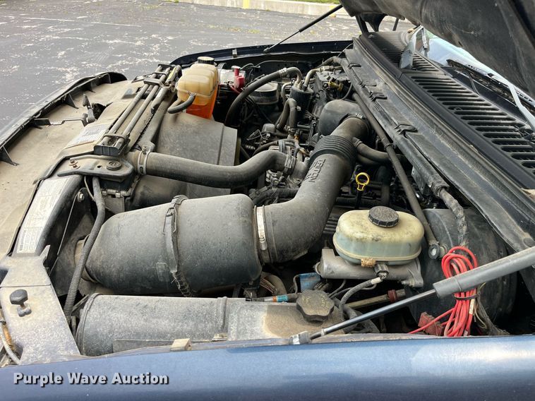 image for item DP0493 2002 Ford F350 Super Duty XL  Crew Cab pickup truck