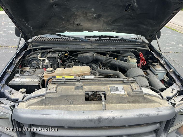 image for item DP0493 2002 Ford F350 Super Duty XL  Crew Cab pickup truck