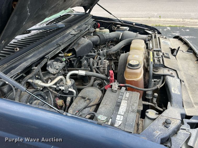 image for item DP0493 2002 Ford F350 Super Duty XL  Crew Cab pickup truck